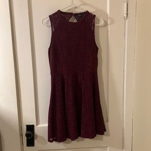 Like new lace burgundy midi dress with key hole back